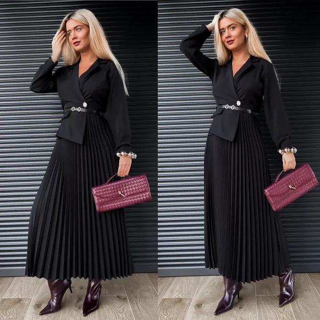 Czarna długa MAXI sukienka z plisowanym dołem ONE SIZE - R281A