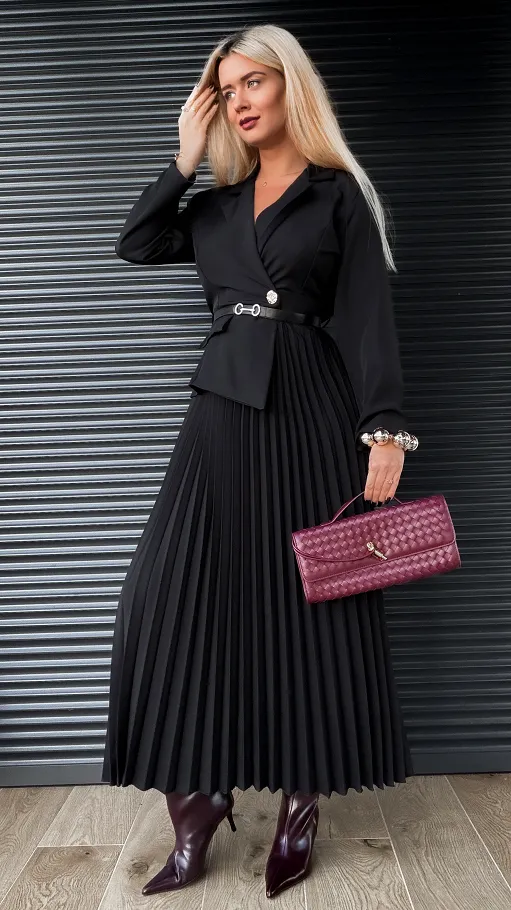 Czarna długa MAXI sukienka z plisowanym dołem ONE SIZE - R281A