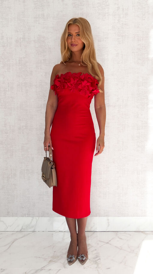 Elegancka czerwona sukienka hiszpanka z kwiatowym dekoltem MIDI - S139