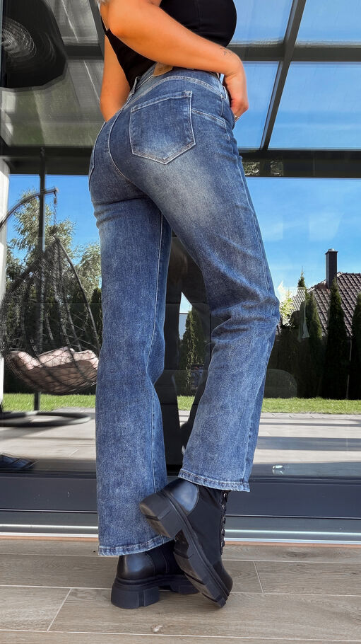 Elastyczne spodnie jeansowe z prostymi nogawkami PUSH UP - S261