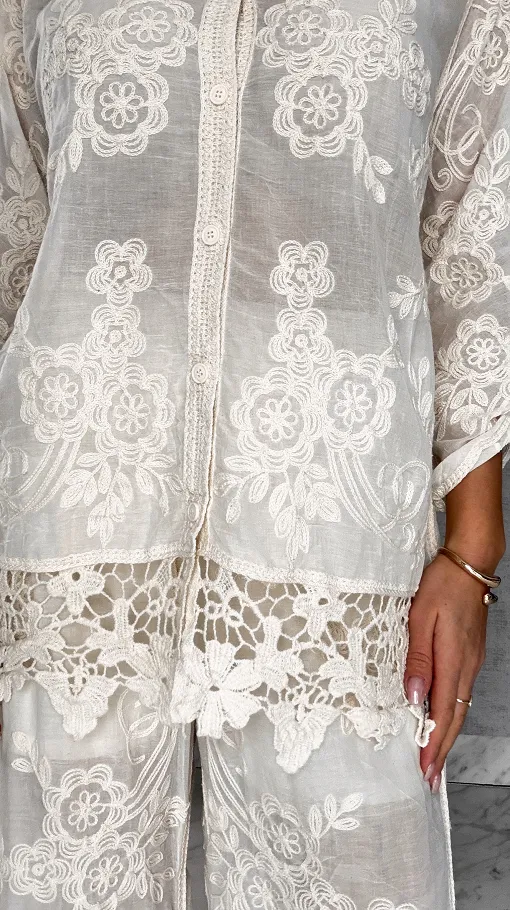 Piękny wiosenny BOHO komplet z bawełny koszula + spodnie ONE SIZE ecru - R647A