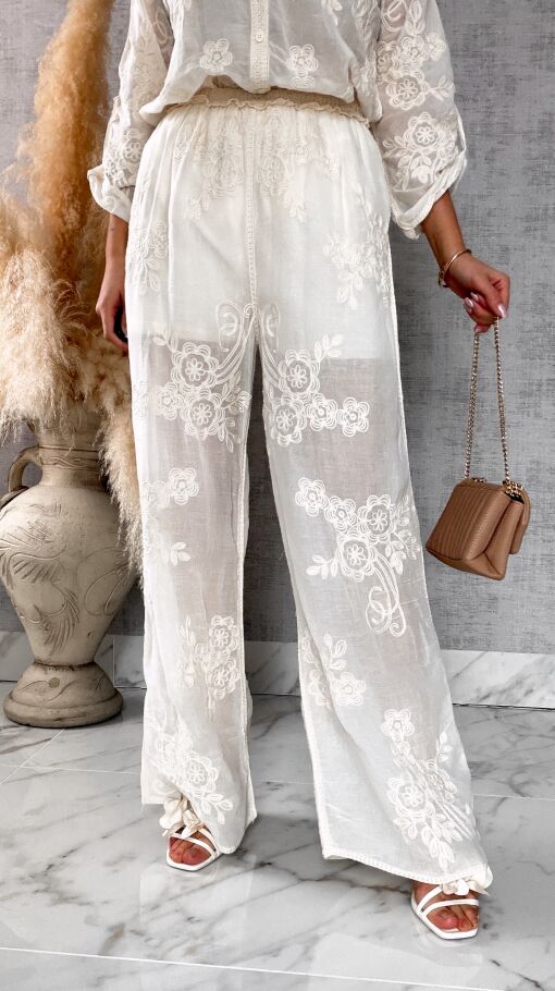 Piękny wiosenny BOHO komplet z bawełny koszula + spodnie ONE SIZE ecru - R647A