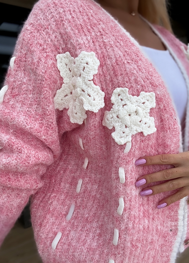 Mięciutki sweterek zapinany na guziki MELANŻOWY róż - M647B