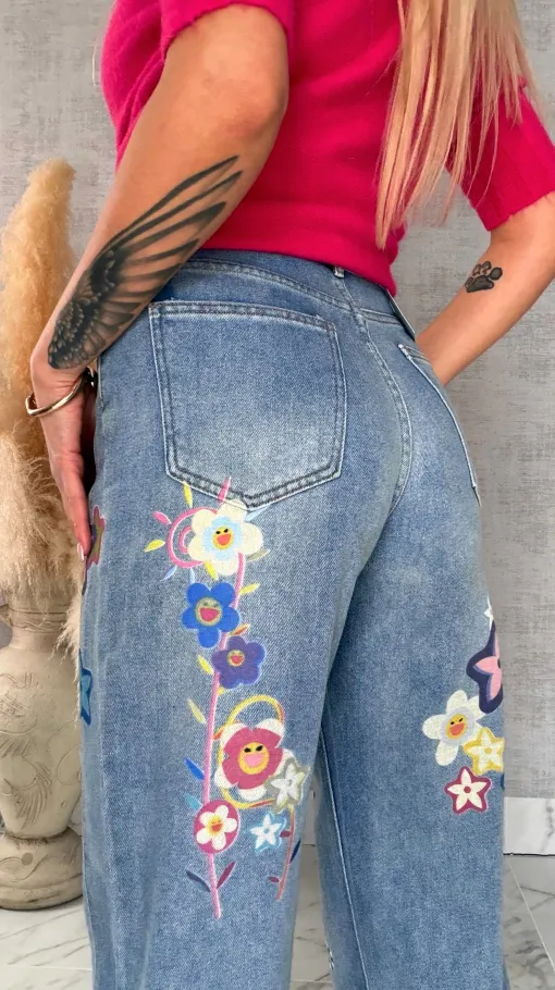 Oryginalne spodnie jeansowe BLUE JEANS z malowanymi kwiatami - R621