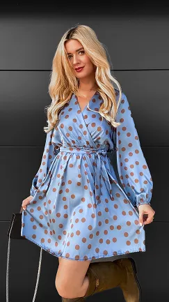 Sukienka w grochy z kopertowym dekoltem ONE SIZE blue - R076