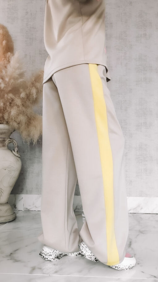 Stylowy komplet dresowy w różowe serduszka ONE SIZE - R895