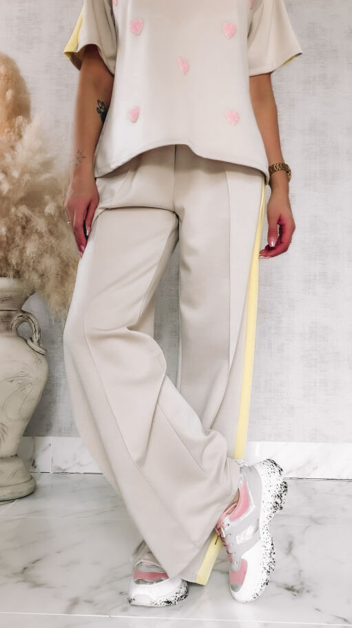 Stylowy komplet dresowy w różowe serduszka ONE SIZE - R895