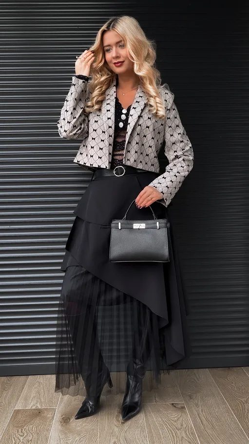 Elegancka krótka marynarka w czarne mini kokardki ONE SIZE - R143