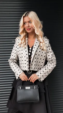 Elegancka krótka marynarka w czarne mini kokardki ONE SIZE - R143