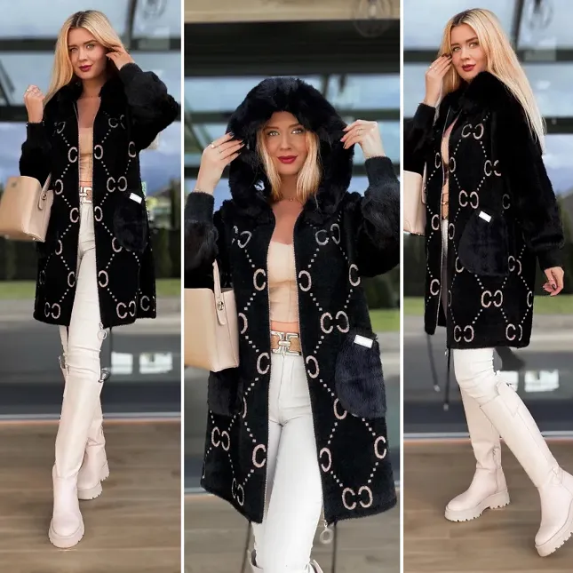 Idealny wełniany płaszcz ALPAKA z kapturem i futerkiem ONE SIZE czarny - R120B