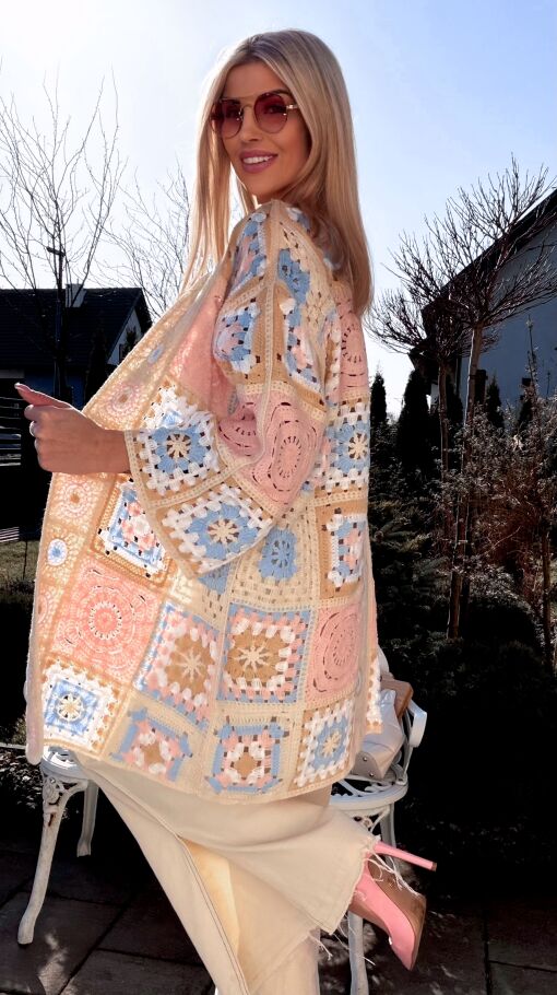 Wiosenna szydełkowa narzutka ONE SIZE różowo-niebieska - R645E