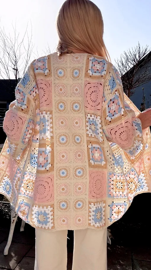 Wiosenna szydełkowa narzutka ONE SIZE różowo-niebieska - R645E