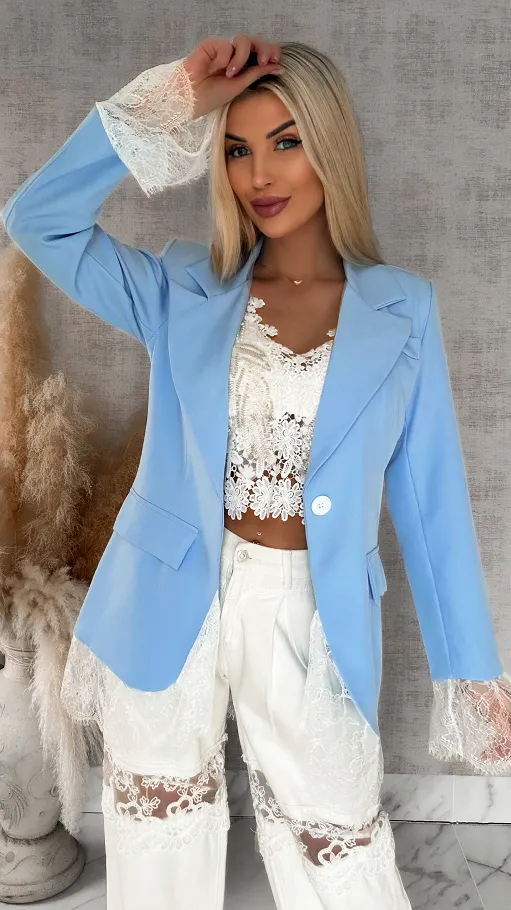 Elegancka niebieska marynarka wykończona koronką ONE SIZE - R899C