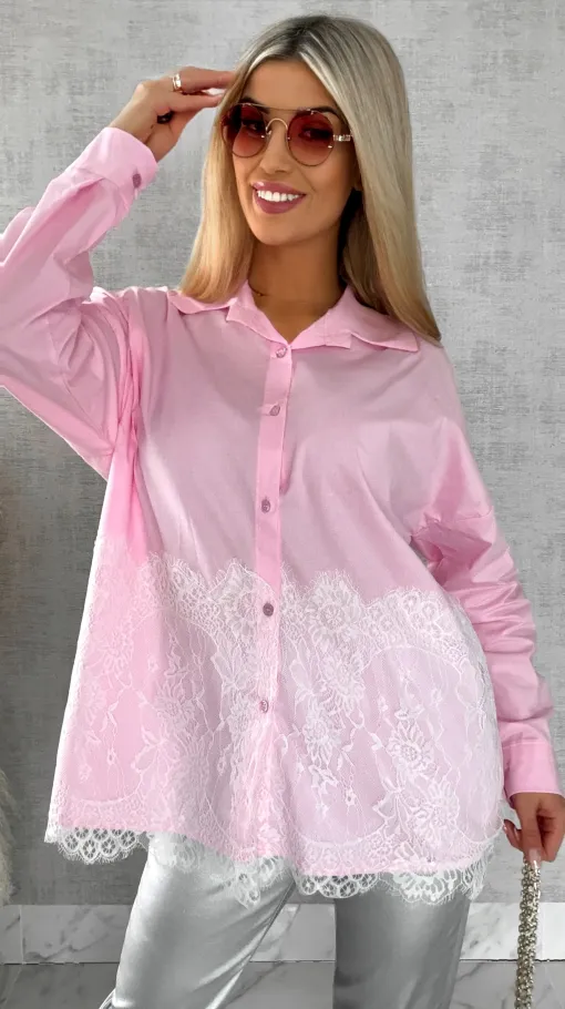 Bawełniana pastelowa koszula z białą koronką ONE SIZE pink - R526A