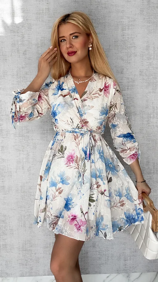 Mini sukienka w RÓŻOWO-NIEBIESKIE haftowane i malowane kwiaty ONE SIZE - P441B