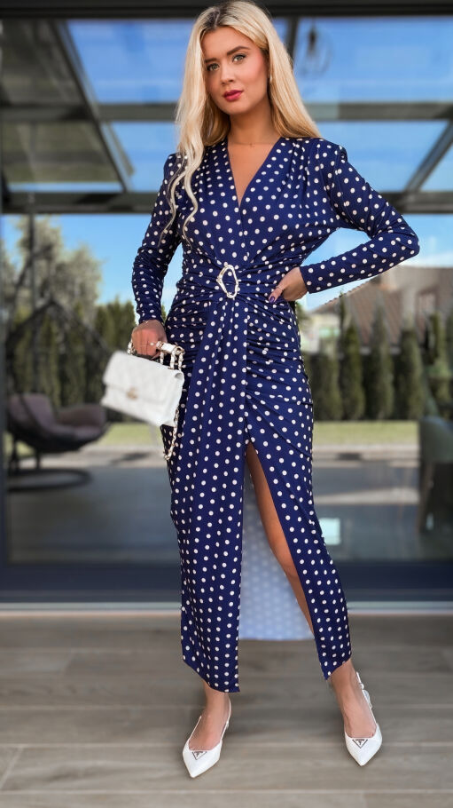 Elegancka długa sukienka w grochy z modnym rozcięciem GRANATOWA - R126B