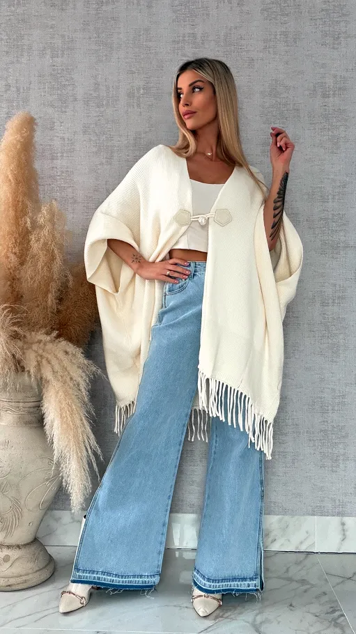 Oryginalne ponczo na wiosnę z frędzlami ONE SIZE ecru - R581