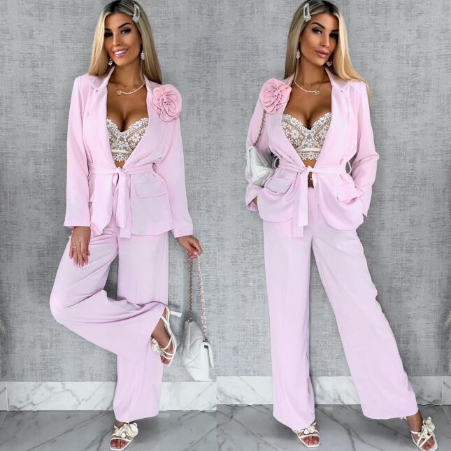 Elegancki różowy komplet z broszką żakiet + spodnie - R547A
