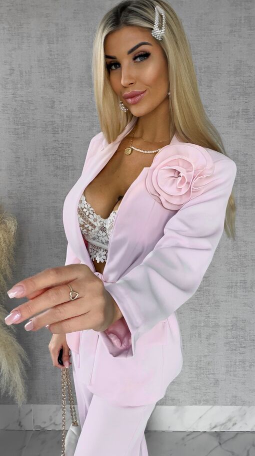 Elegancki różowy komplet z broszką żakiet + spodnie - R547A