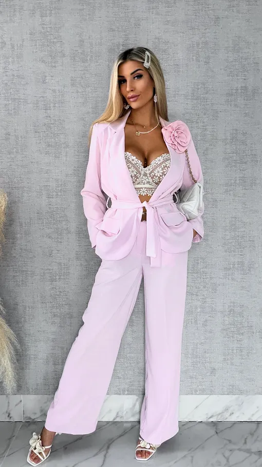 Elegancki różowy komplet z broszką żakiet + spodnie - R547A