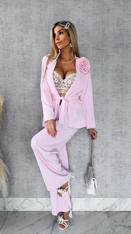 Elegancki różowy komplet z broszką żakiet + spodnie - R547A