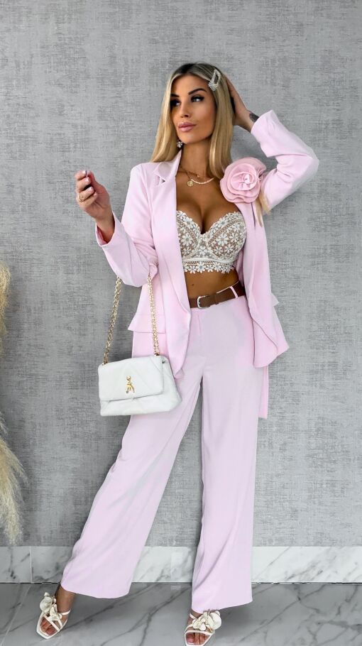 Elegancki różowy komplet z broszką żakiet + spodnie - R547A