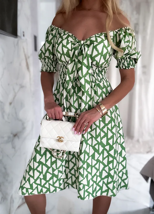 Doskonała sukienka na różne okazje wiązana w dekolcie ZIELONA - N073