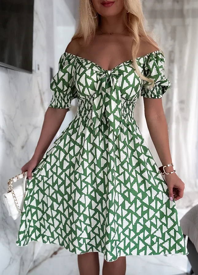 Doskonała sukienka na różne okazje wiązana w dekolcie ZIELONA - N073