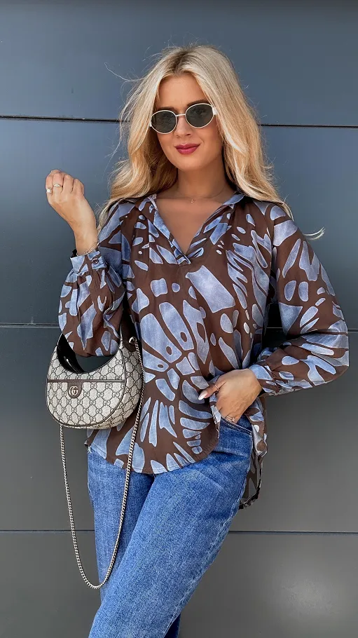 Asymetryczna luźna bluzka z modnym dekoltem ONE SIZE blue - P982
