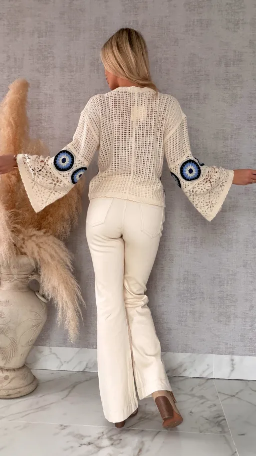 Mega modny ażurowy sweterek w szydełkowym stylu GRANATOWY z ecru - R659B