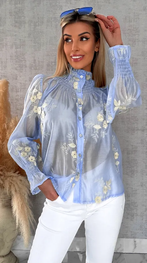Elegancka błękitna koszula mgiełka w haftowane kwiaty ONE SIZE - R453