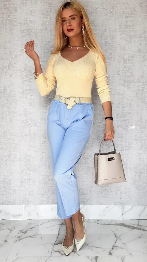 Bawełniane spodnie w jasno niebieskim kolorze z paskiem ONE SIZE - P118