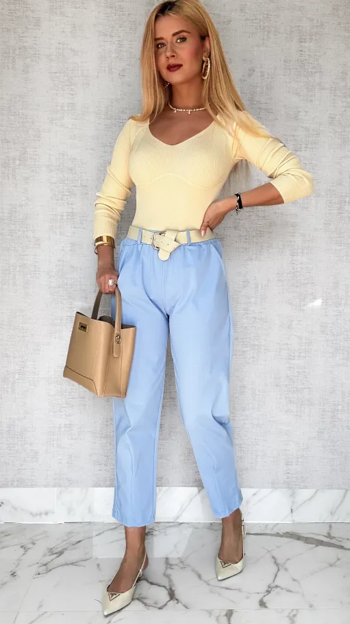 Bawełniane spodnie w jasno niebieskim kolorze z paskiem ONE SIZE - P118