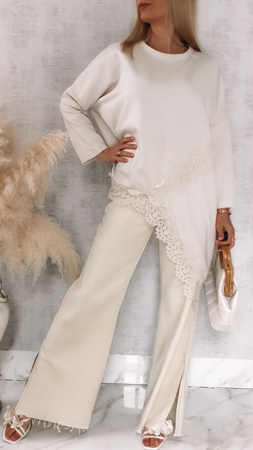 Asymetryczna beżowa bluzka obszyta koronką ONE SIZE - R819