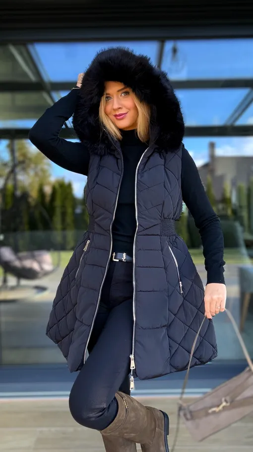 Pikowana rozkloszowana kamizelka z kapturem BLACK - R229