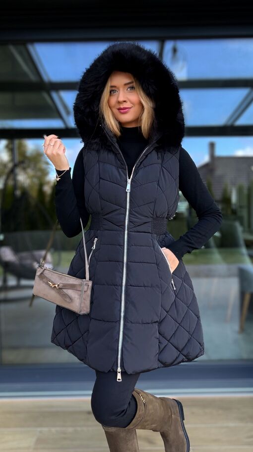 Pikowana rozkloszowana kamizelka z kapturem BLACK - R229
