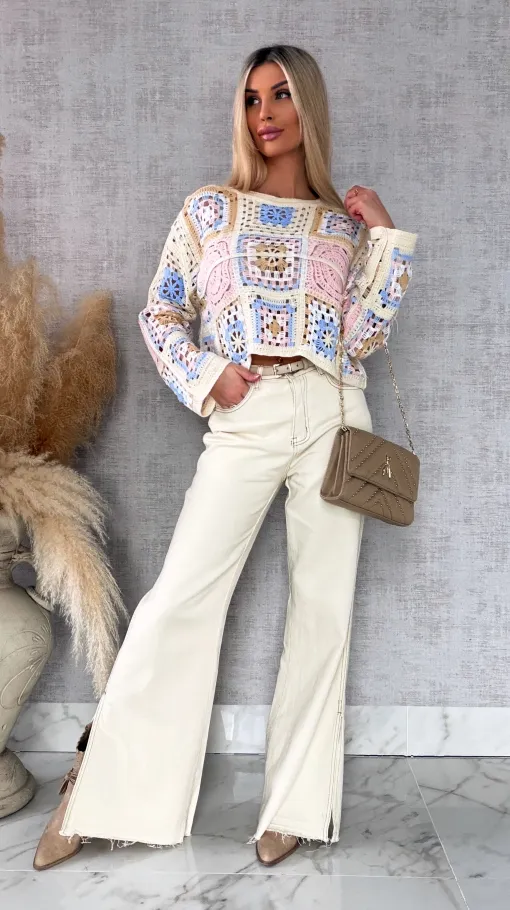 Wiosenny ażurowy sweterek w szydełkowym stylu RÓŻ z niebieskim - R690B