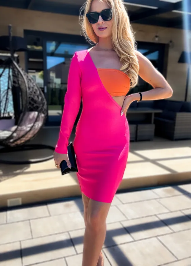 Neonowa asymetryczna sukienka w stylu bandażowym - M067