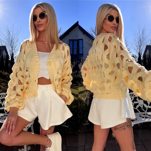 Modny ażurowy sweter z wiskozy ONE SIZE żółty - R772