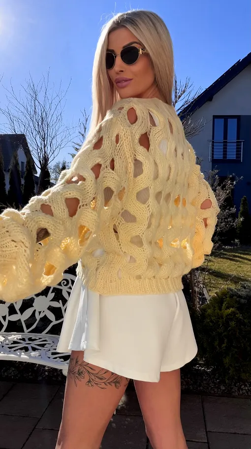Modny ażurowy sweter z wiskozy ONE SIZE żółty - R772