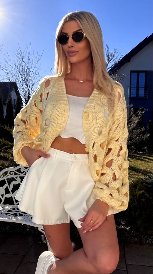 Modny ażurowy sweter z wiskozy ONE SIZE żółty - R772