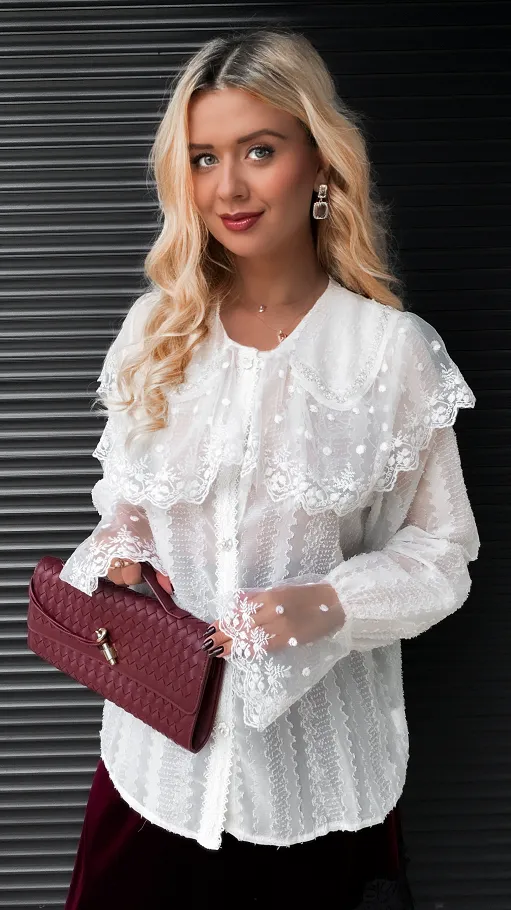 Biała koronkowa koszula z ozdobnym kołnierzykiem ONE SIZE - R377