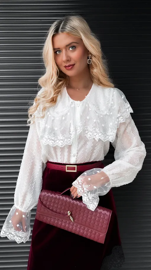 Biała koronkowa koszula z ozdobnym kołnierzykiem ONE SIZE - R377