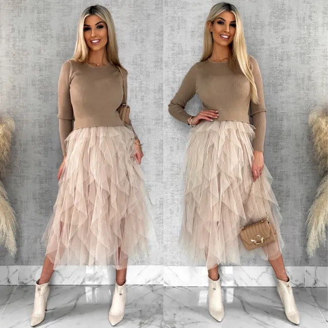 Stylowa beżowa sukienka dzianinowa z tiulem ONE SIZE - R543