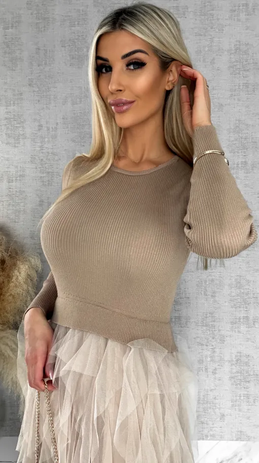 Stylowa beżowa sukienka dzianinowa z tiulem ONE SIZE - R543