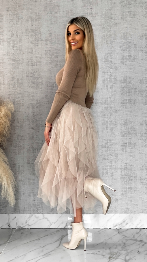 Stylowa beżowa sukienka dzianinowa z tiulem ONE SIZE - R543