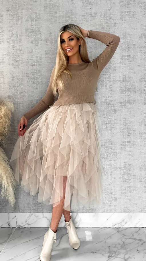 Stylowa beżowa sukienka dzianinowa z tiulem ONE SIZE - R543