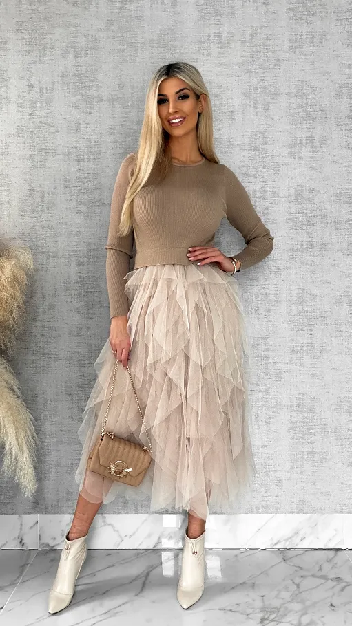 Stylowa beżowa sukienka dzianinowa z tiulem ONE SIZE - R543