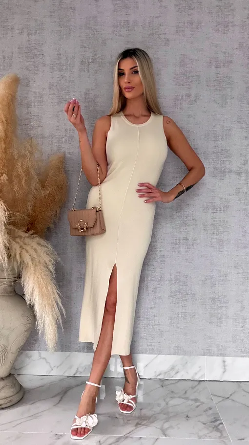 Elastyczna sukienka dzianinowa z rozcięciem z przodu ONE SIZE beż - R577A