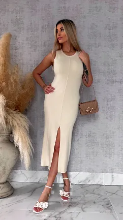 Elastyczna sukienka dzianinowa z rozcięciem z przodu ONE SIZE beż - R577A